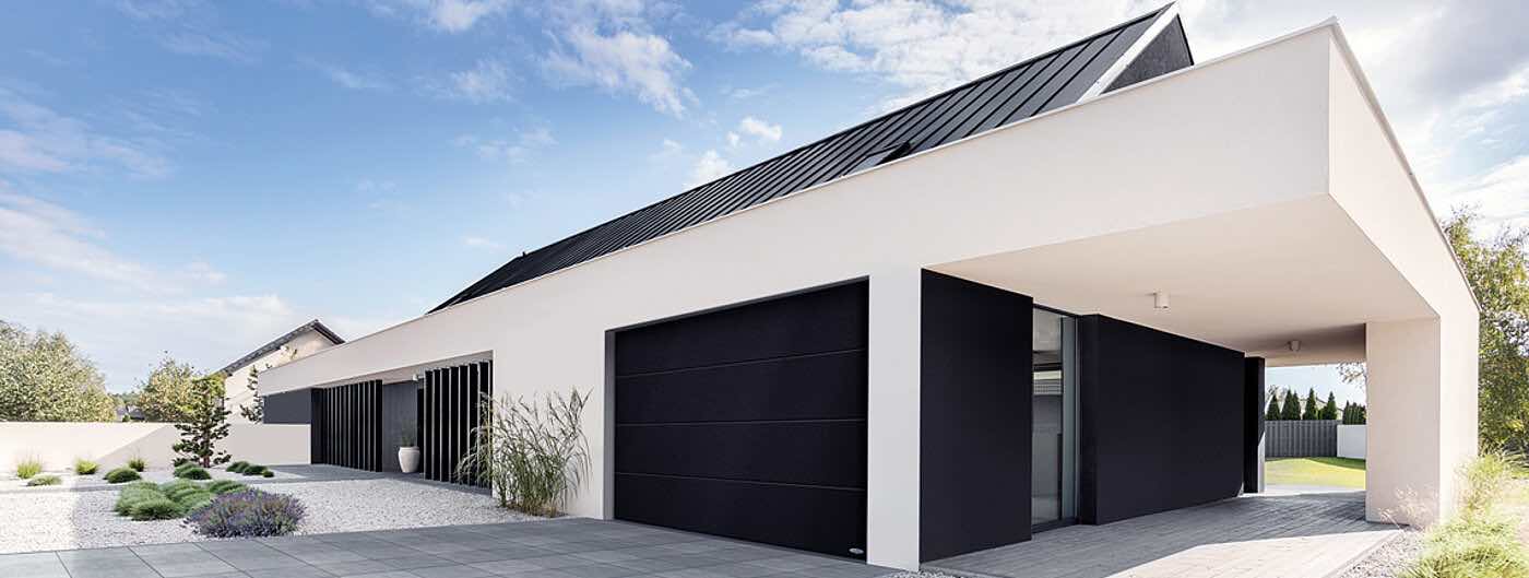Svart garageport Svart garageport